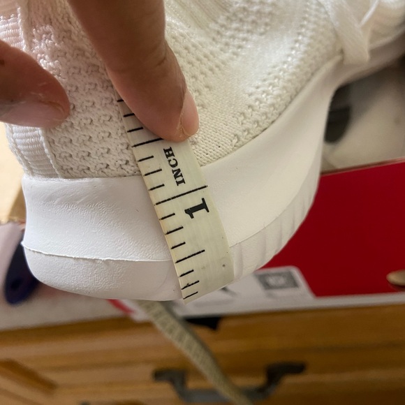 Dr Scholl’S tennis color white size 7 , comfortable and feel lighter - Picture 7 of 7